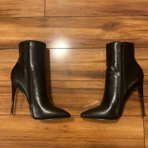 Delphyne Booties